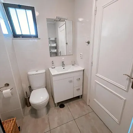 Cozy Apartment- Algardia شقة